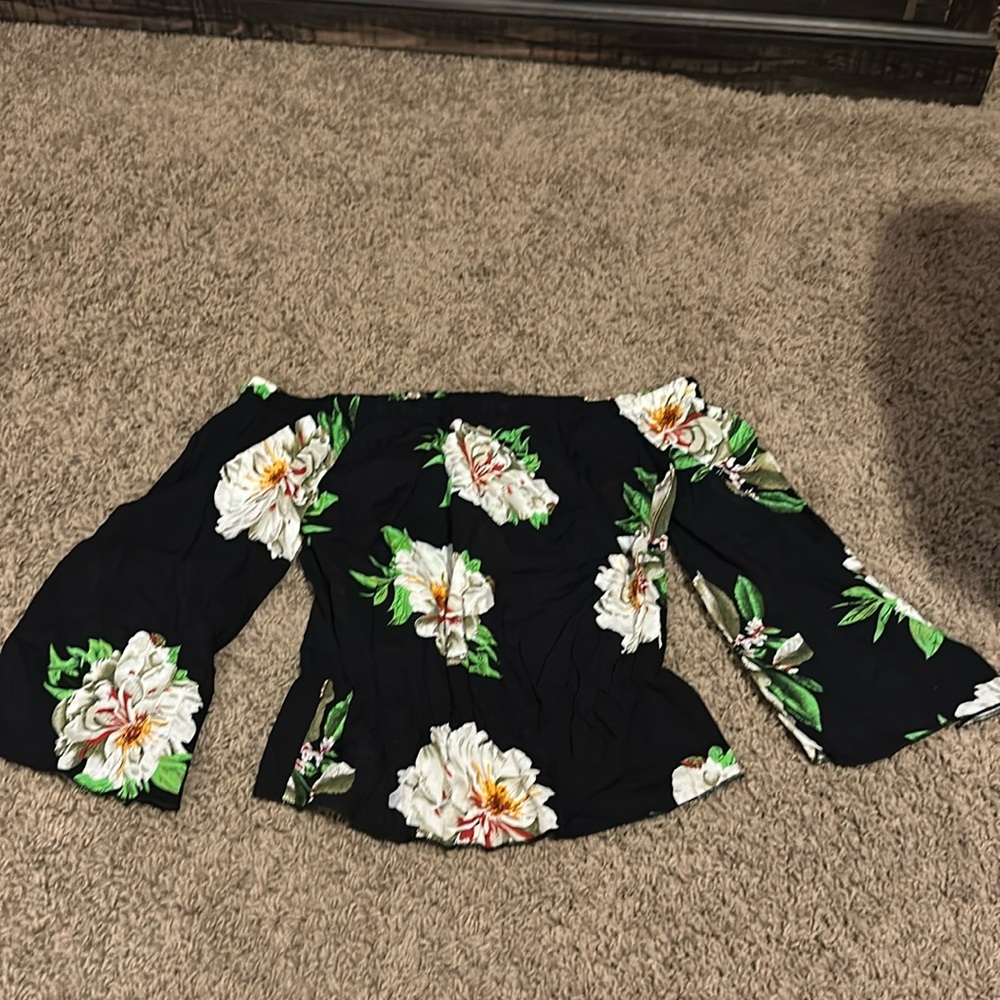 Strapless 1/4 sleeve floral top